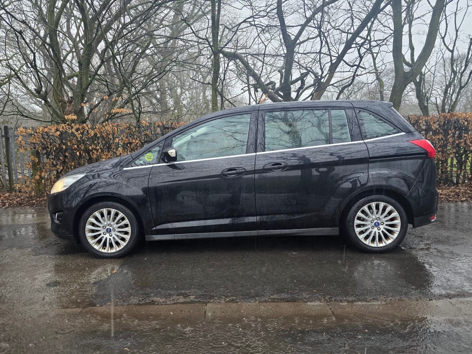 Used Ford Grand C-Max 2013 for sale - 77634738: Photo 2