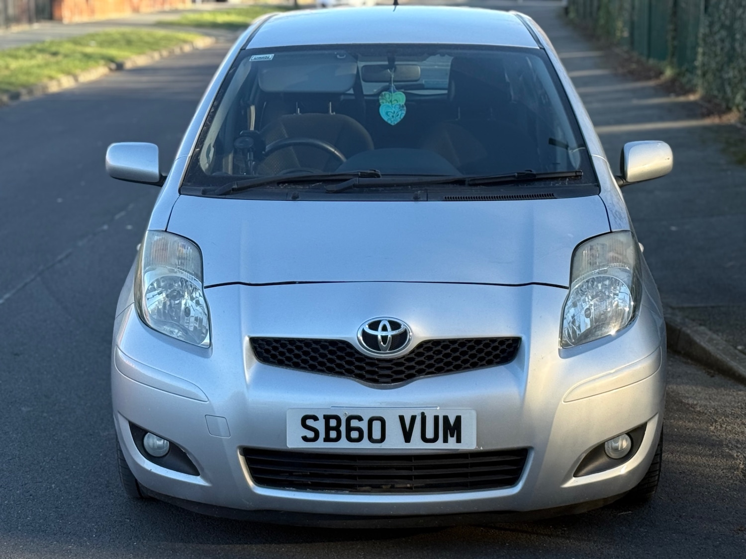 Used Toyota Yaris 2011 for sale - 77201042: Photo 2