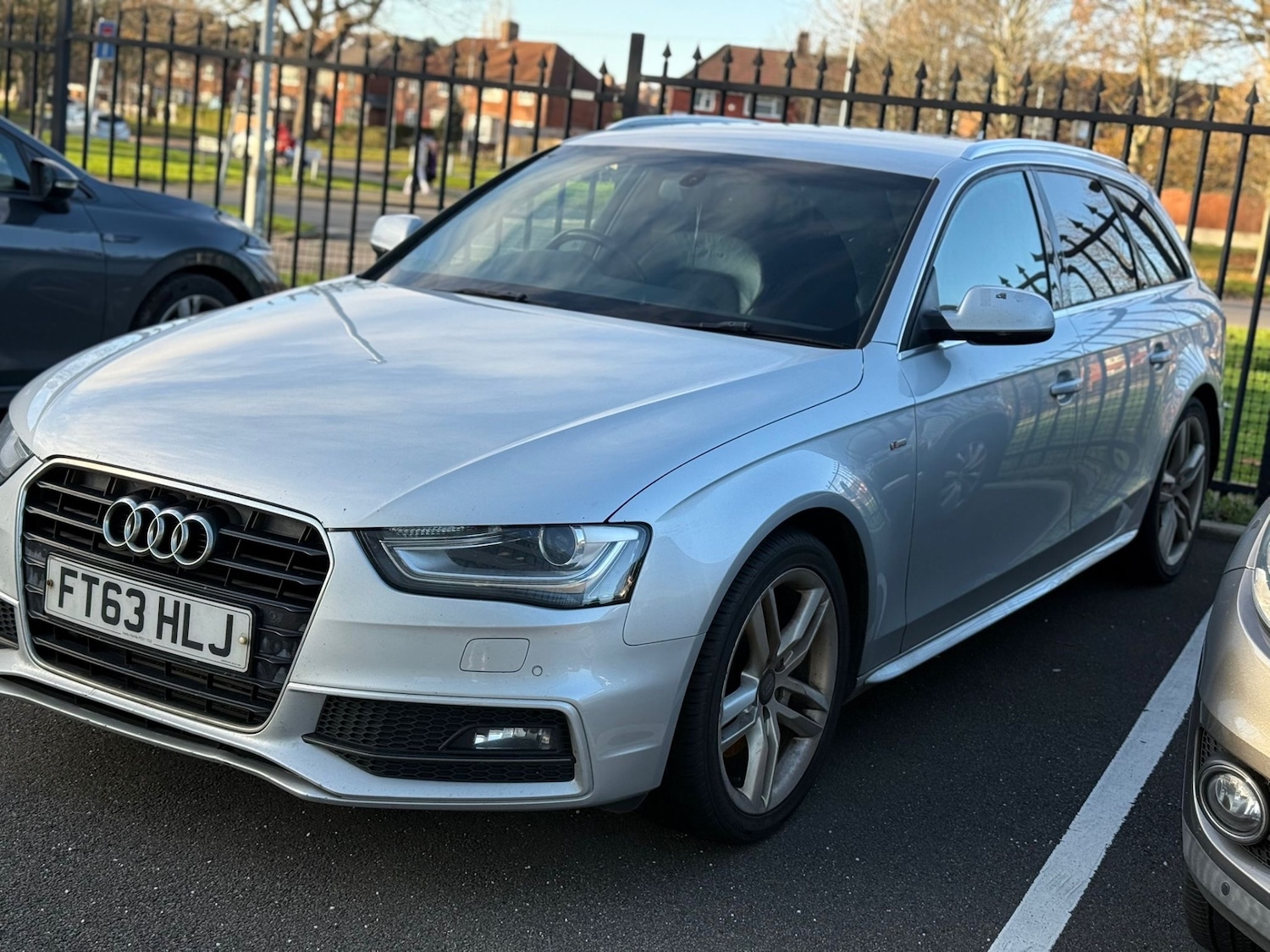 Used Audi A4 2013 for sale - 76644529: Photo 3