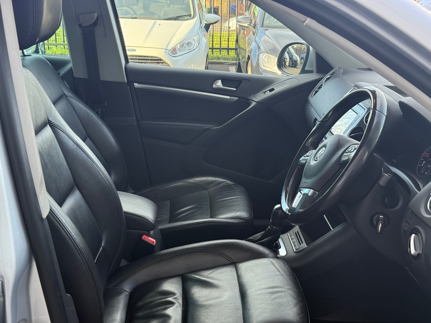 Used Volkswagen Tiguan 2012 for sale - 77669349: Photo 15