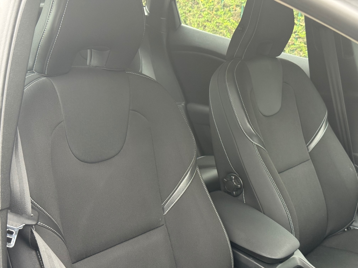 Used Volvo V40 2013 for sale - 76082854: Photo 17