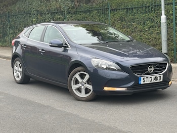 Used Volvo V40 2013 for sale - 76082854: Photo