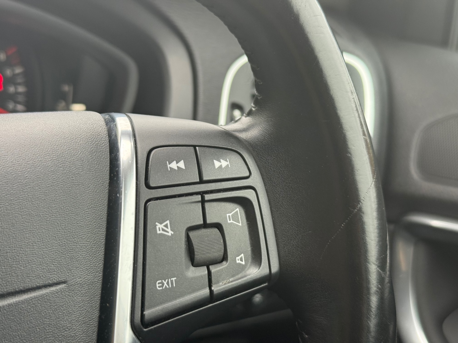 Used Volvo V40 2013 for sale - 76082854: Photo 22