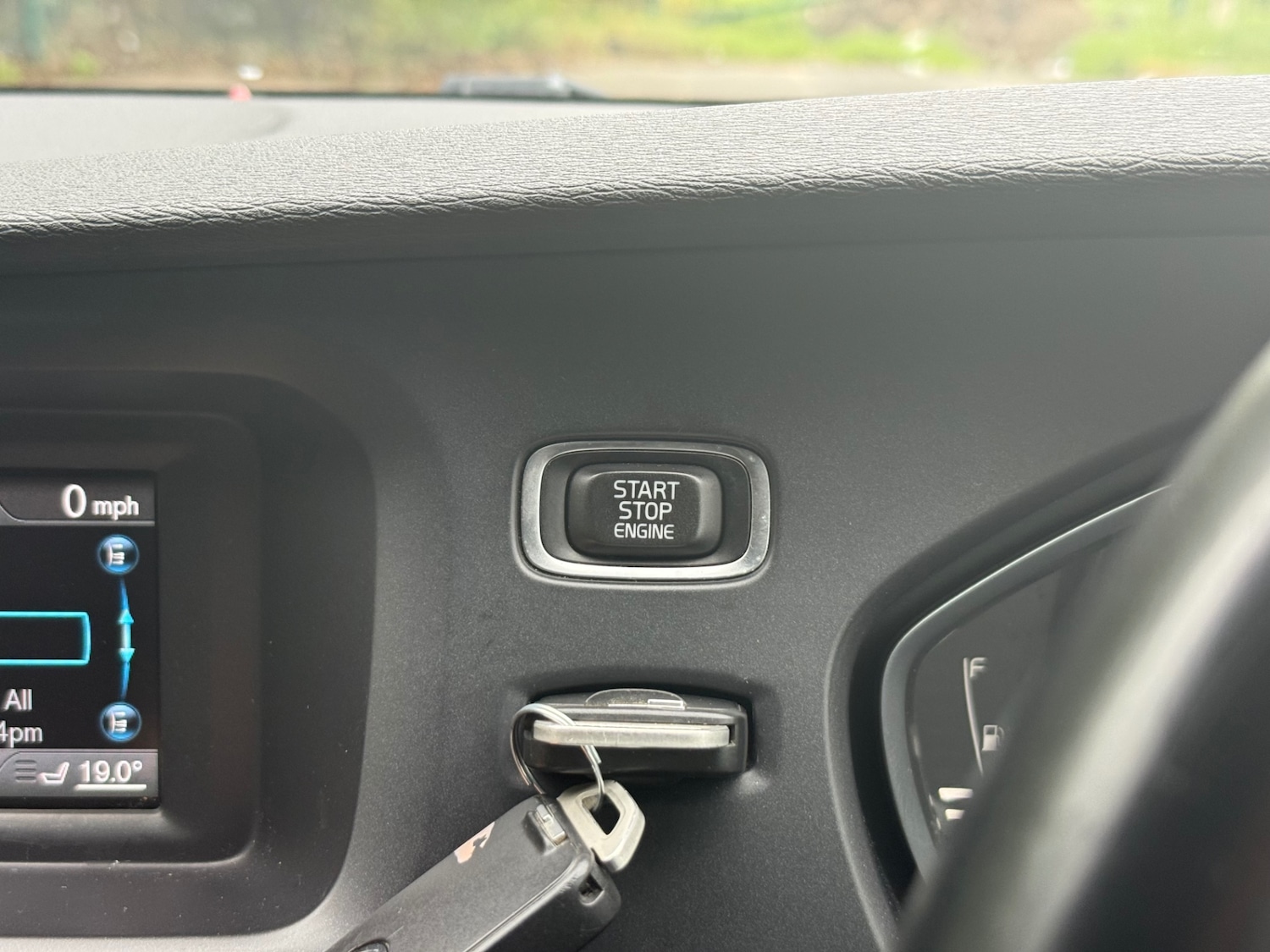 Used Volvo V40 2013 for sale - 76082854: Photo 24