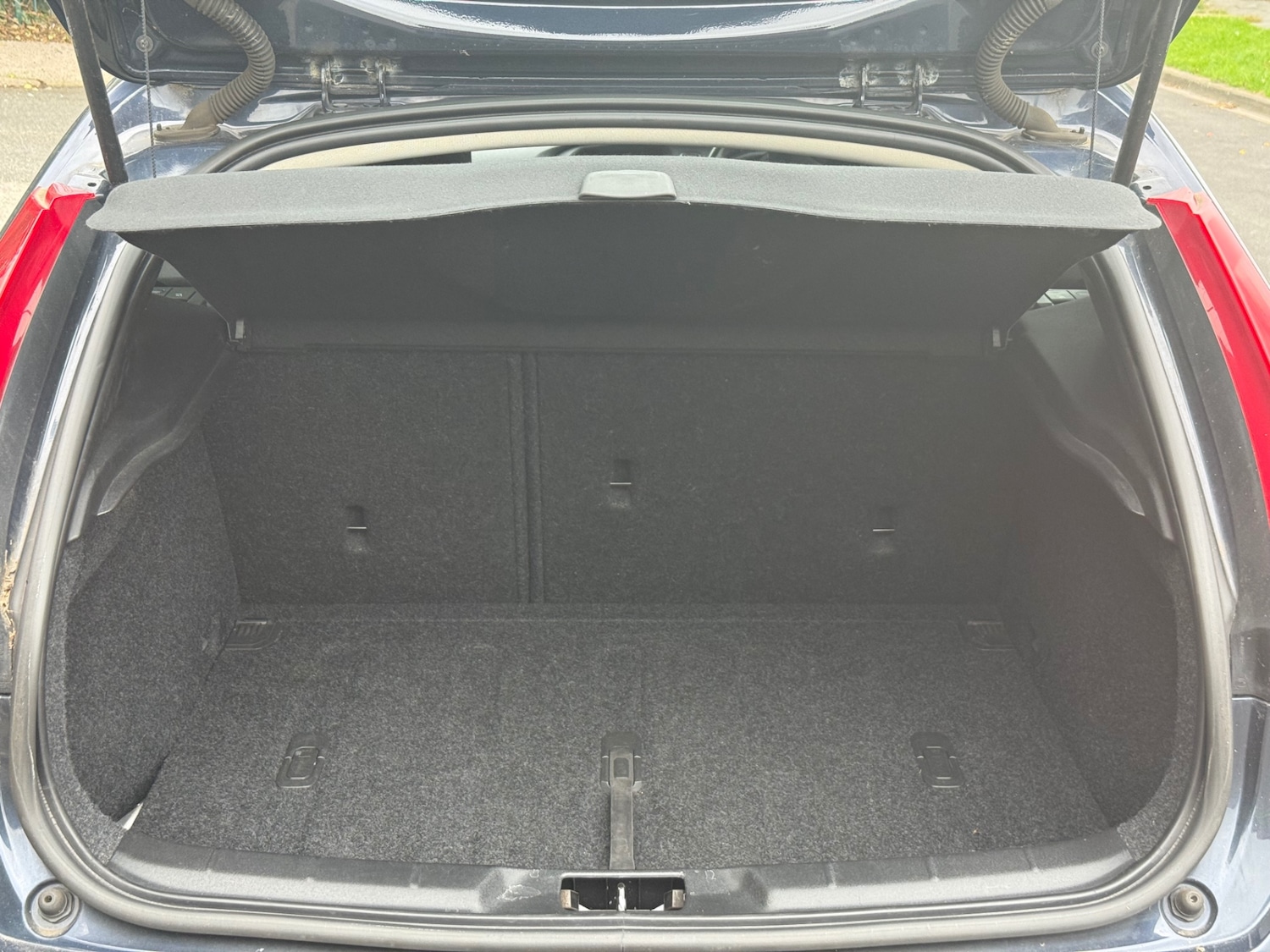 Used Volvo V40 2013 for sale - 76082854: Photo 26