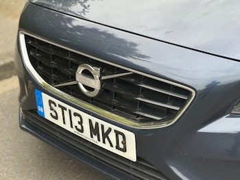 Used Volvo V40 2013 for sale - 76082854: Photo