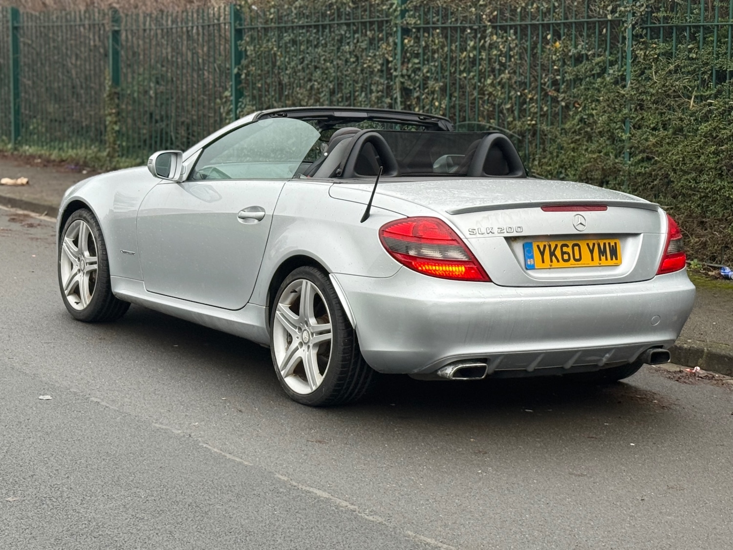 Used Mercedes-Benz SLK 2010 for sale - 77418226: Photo 11