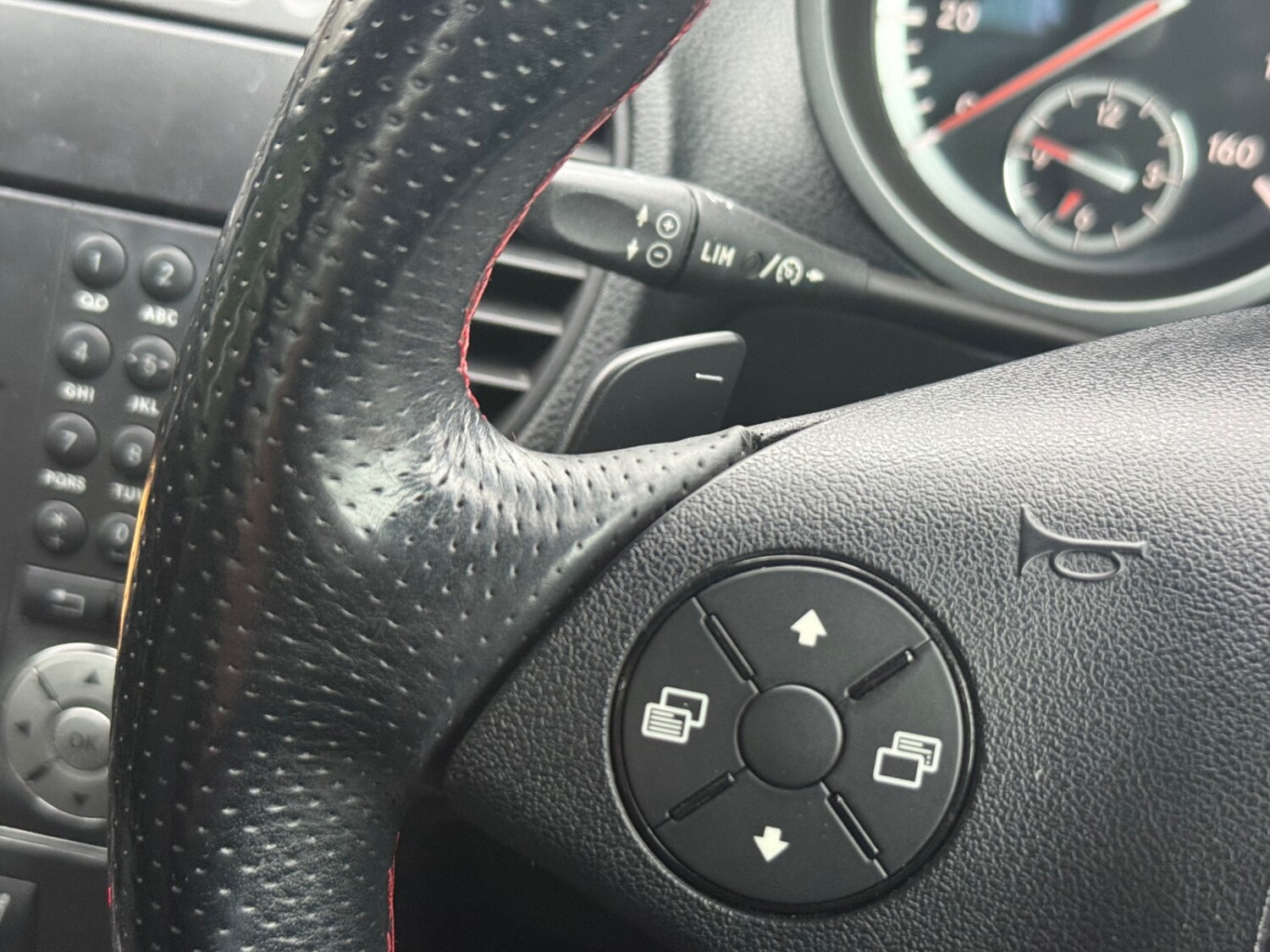 Used Mercedes-Benz SLK 2010 for sale - 77418226: Photo 27