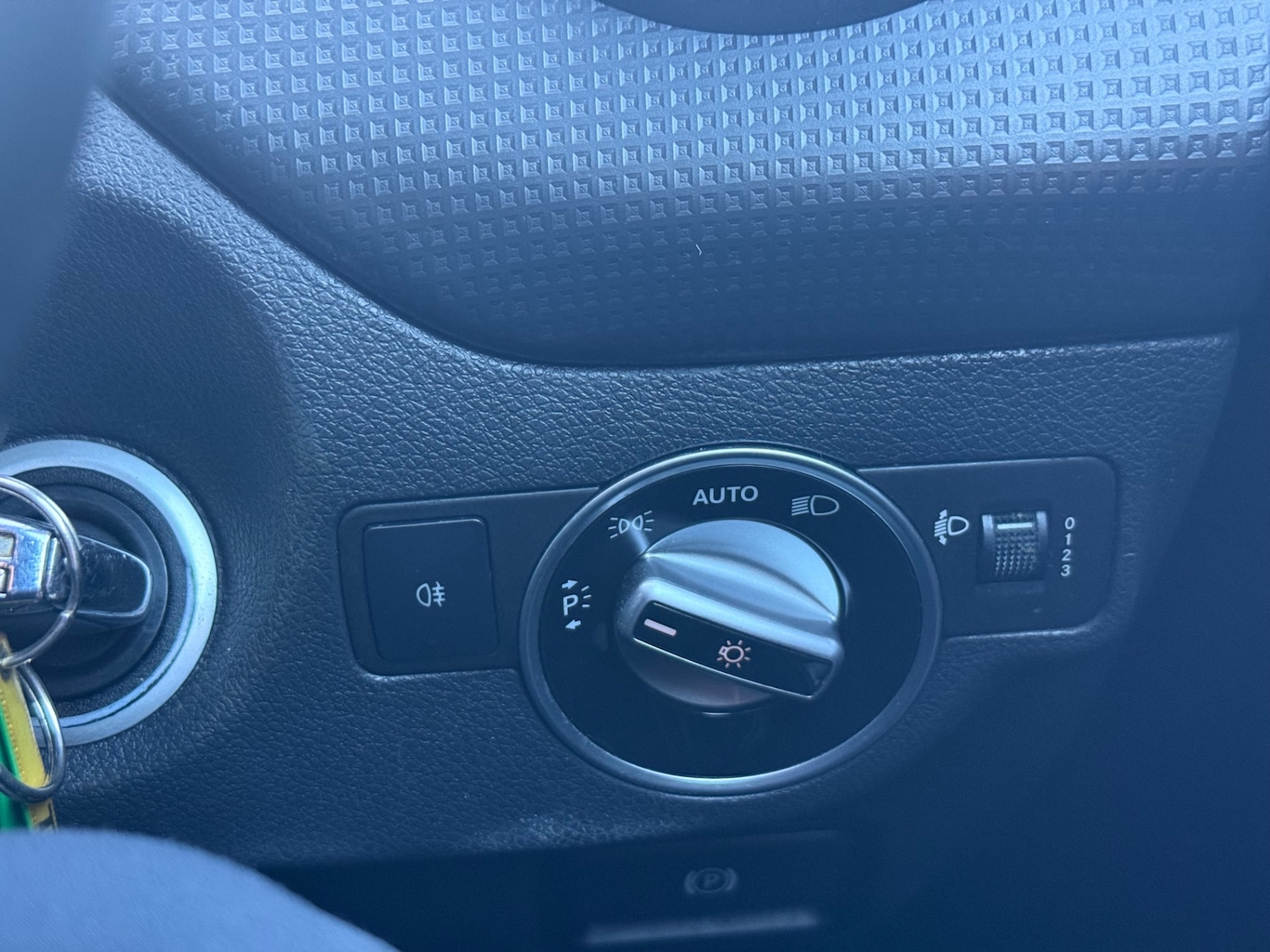 Used Mercedes-Benz A-Class 2014 for sale - 77077942: Photo 27