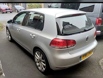 Used Volkswagen Golf 2011 for sale - 77090256: Photo