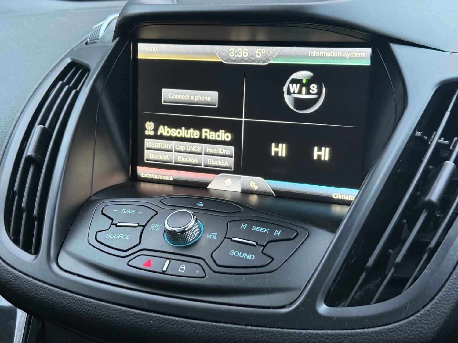 Used Ford Kuga 2015 for sale - 77052133: Photo 24