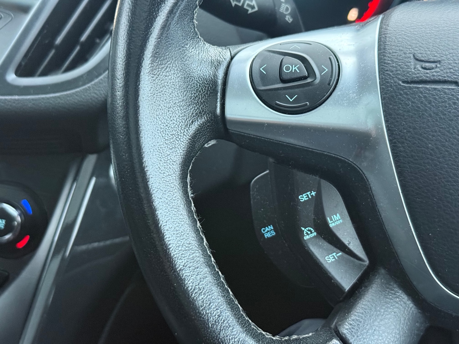 Used Ford Kuga 2015 for sale - 77052133: Photo 25