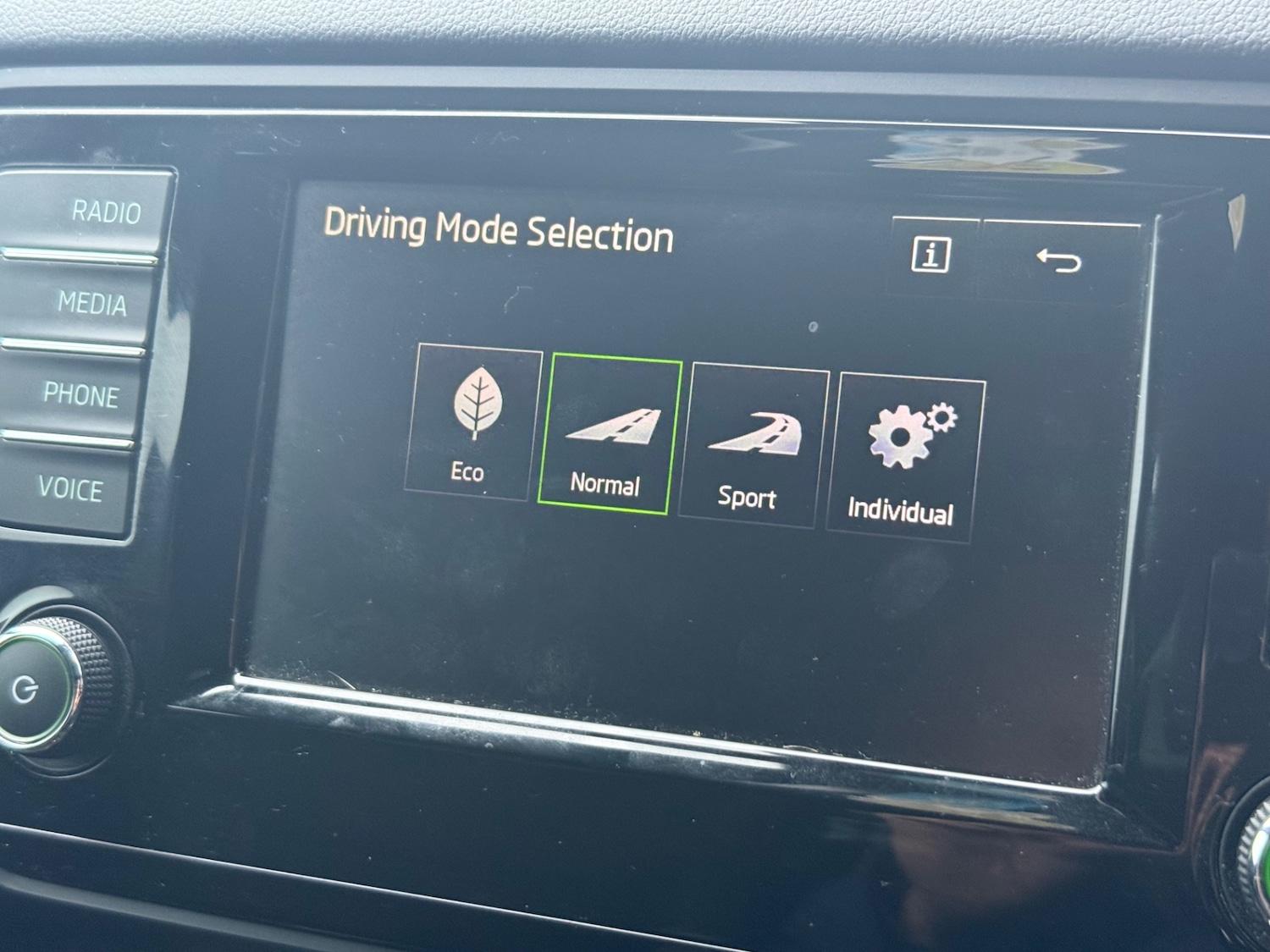 Used Skoda Octavia 2015 for sale - 77201515: Photo 28