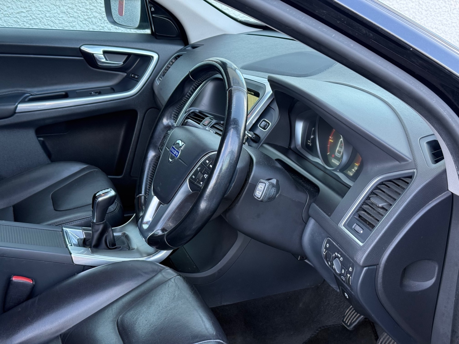 Used Volvo XC60 2015 for sale - 78053954: Photo 15