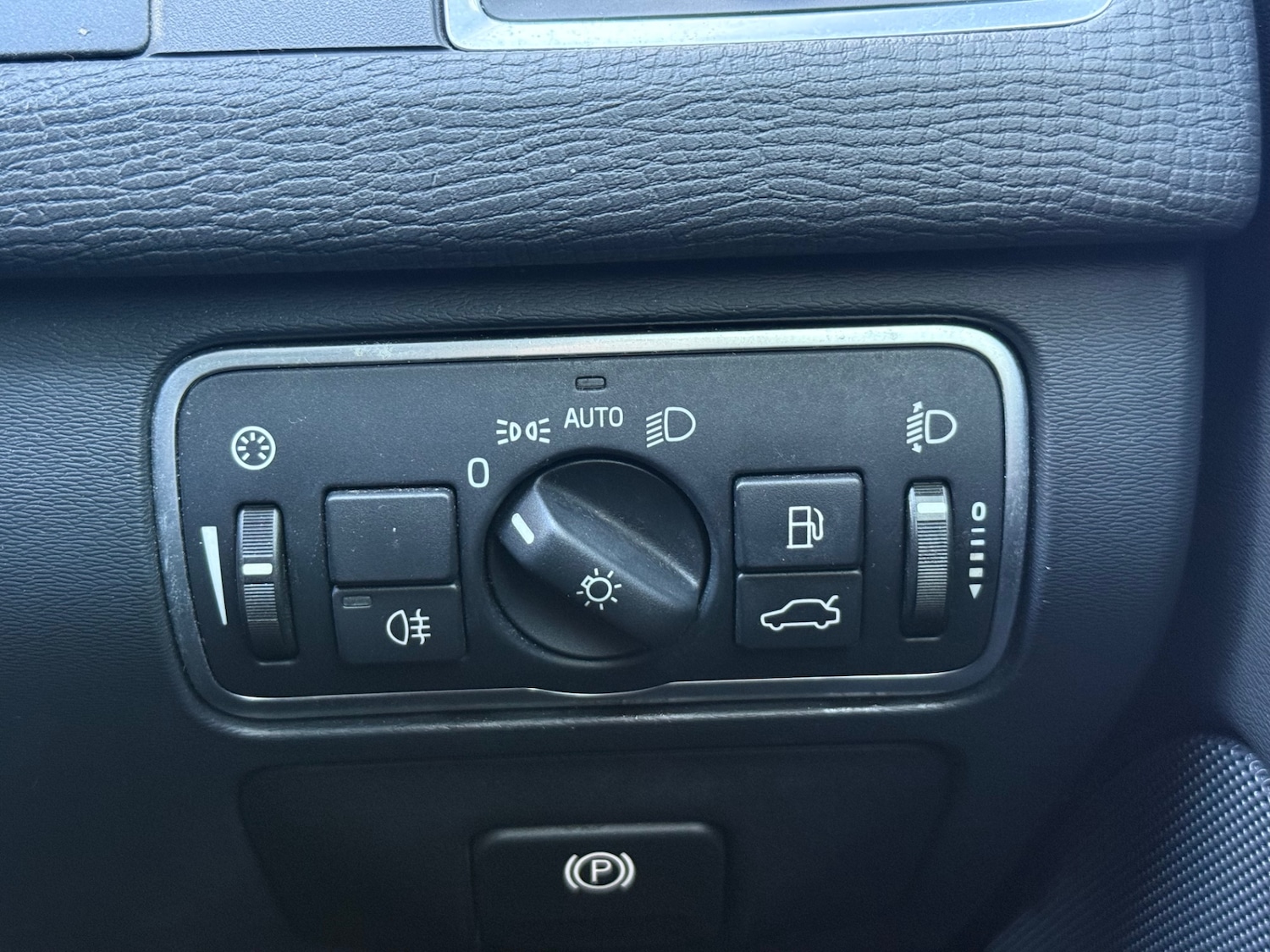 Used Volvo XC60 2015 for sale - 78053954: Photo 25