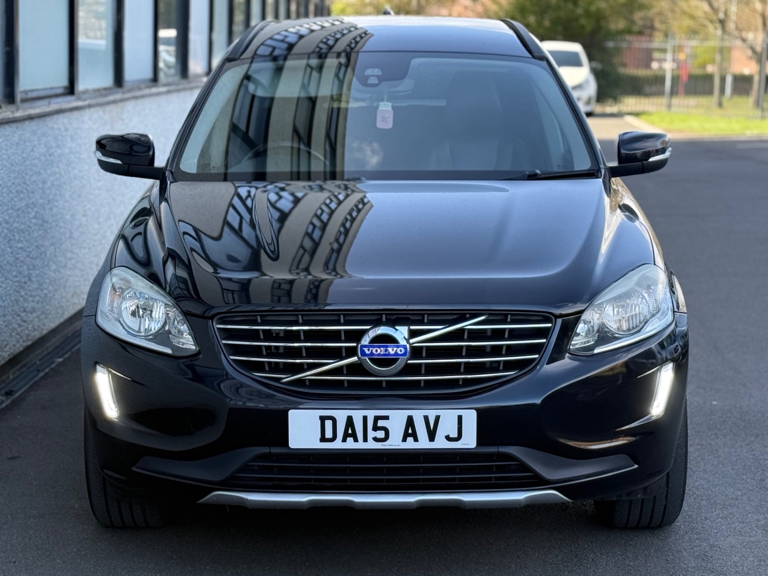Used Volvo XC60 2015 for sale - 78053954: Photo 3