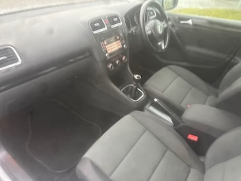 Used Volkswagen Golf 2010 for sale - 76844782: Photo