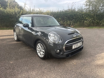 Used MINI Hatch 2018 for sale - 76020127: Photo