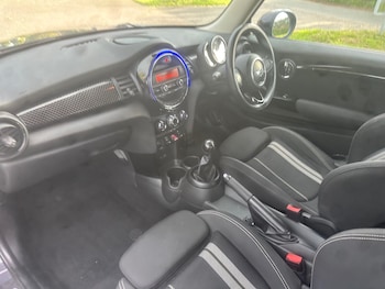 Used MINI Hatch 2018 for sale - 76020127: Photo