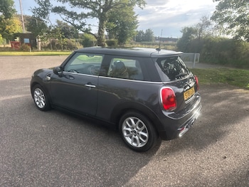 Used MINI Hatch 2018 for sale - 76020127: Photo