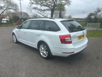 Used Skoda Octavia 2017 for sale - 78254198: Photo
