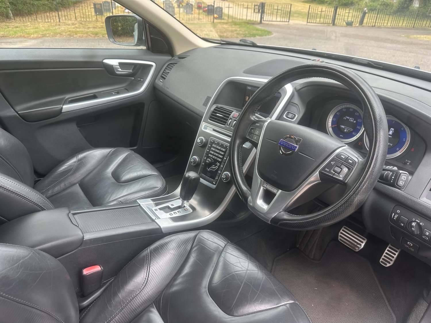 Used Volvo XC60 2011 for sale - 77329391: Photo 9