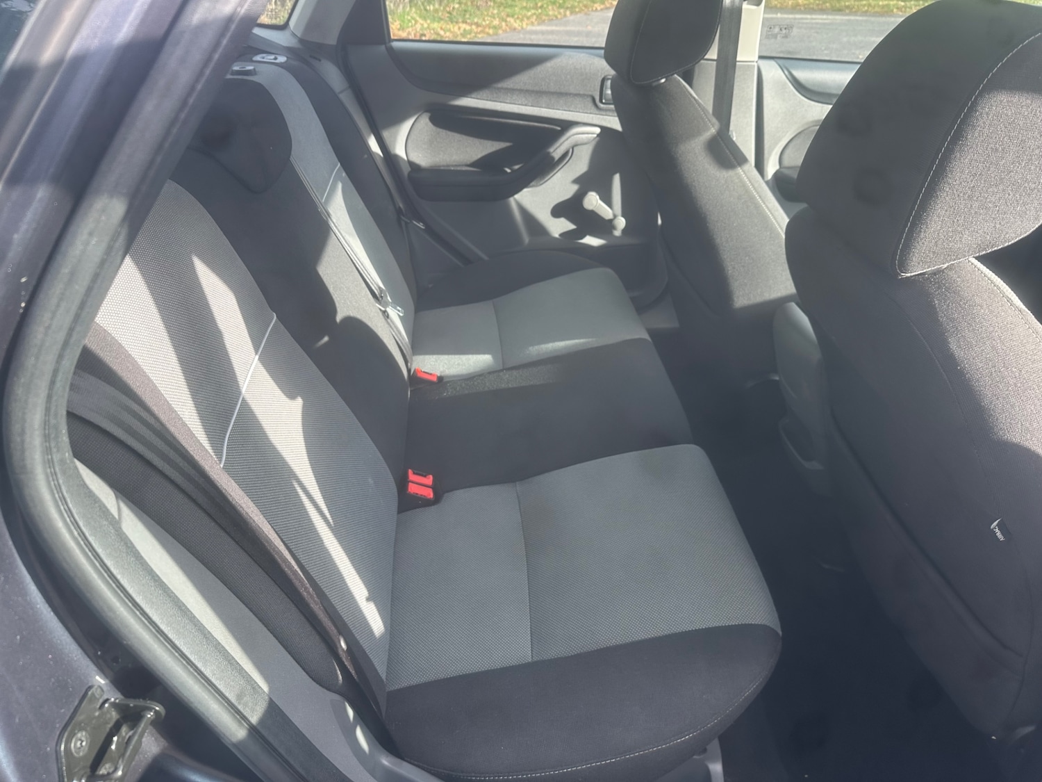 Used Ford Focus 2010 for sale - 76461403: Photo 8