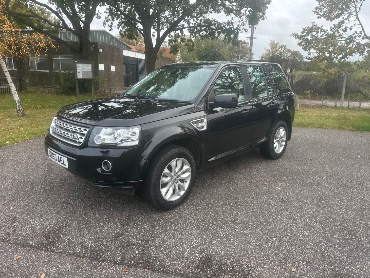 Used Land Rover Freelander 2013 for sale - 76418528: Photo 2