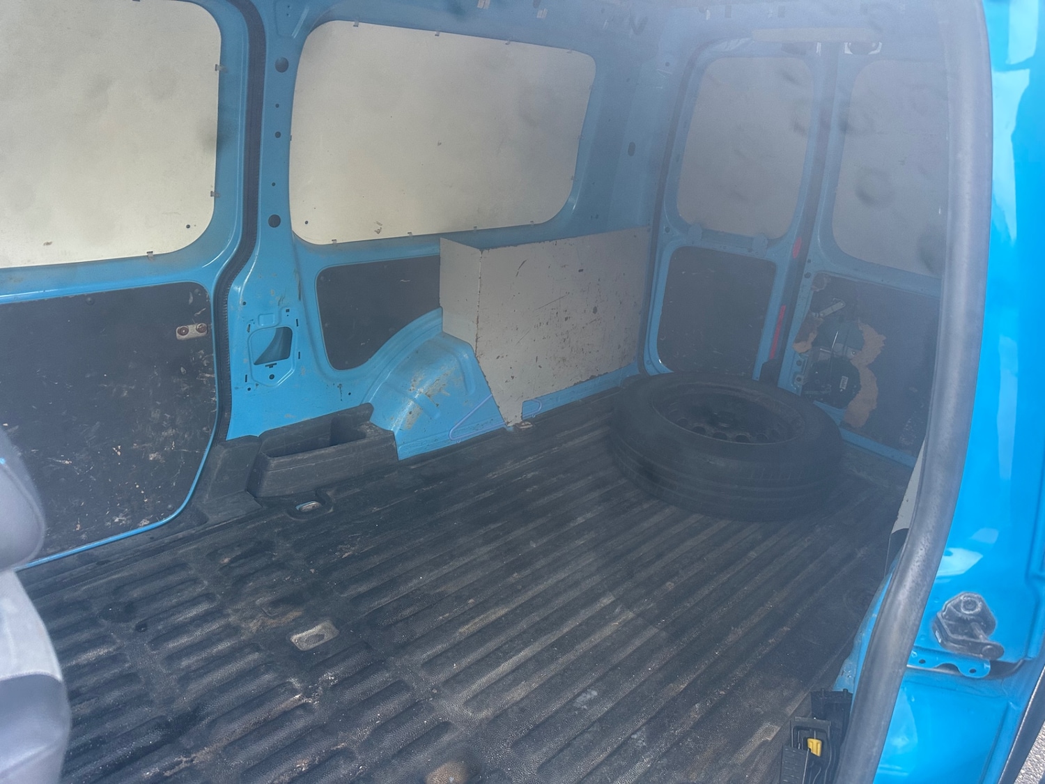 Used Volkswagen Caddy Maxi 2011 for sale - 76237381: Photo 4