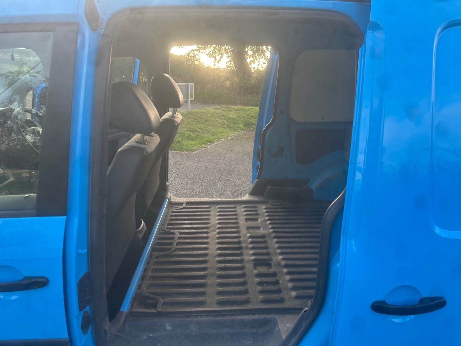 Used Volkswagen Caddy Maxi 2011 for sale - 76237381: Photo 9