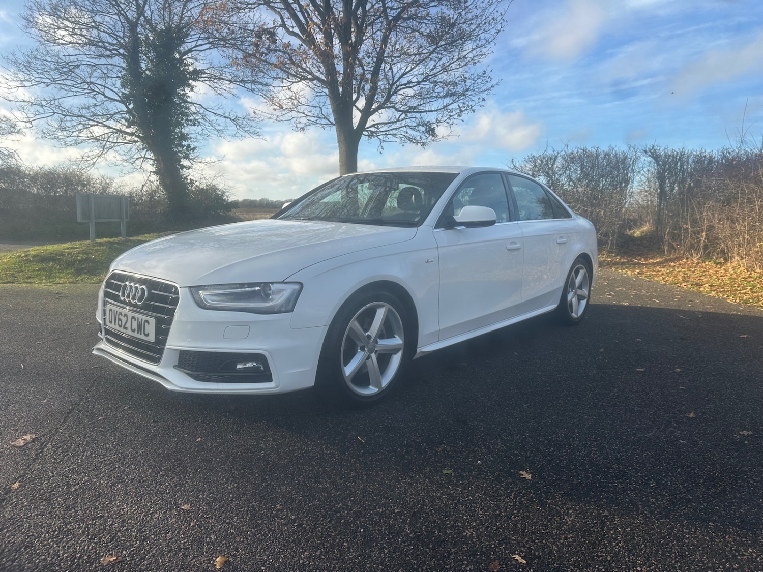 Used Audi A4 2012 for sale - 76911324: Photo 2