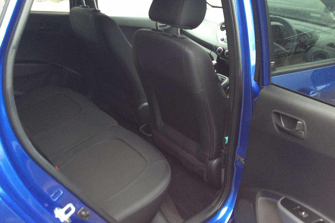 Used Hyundai i10 2018 for sale - 77358639: Photo 12