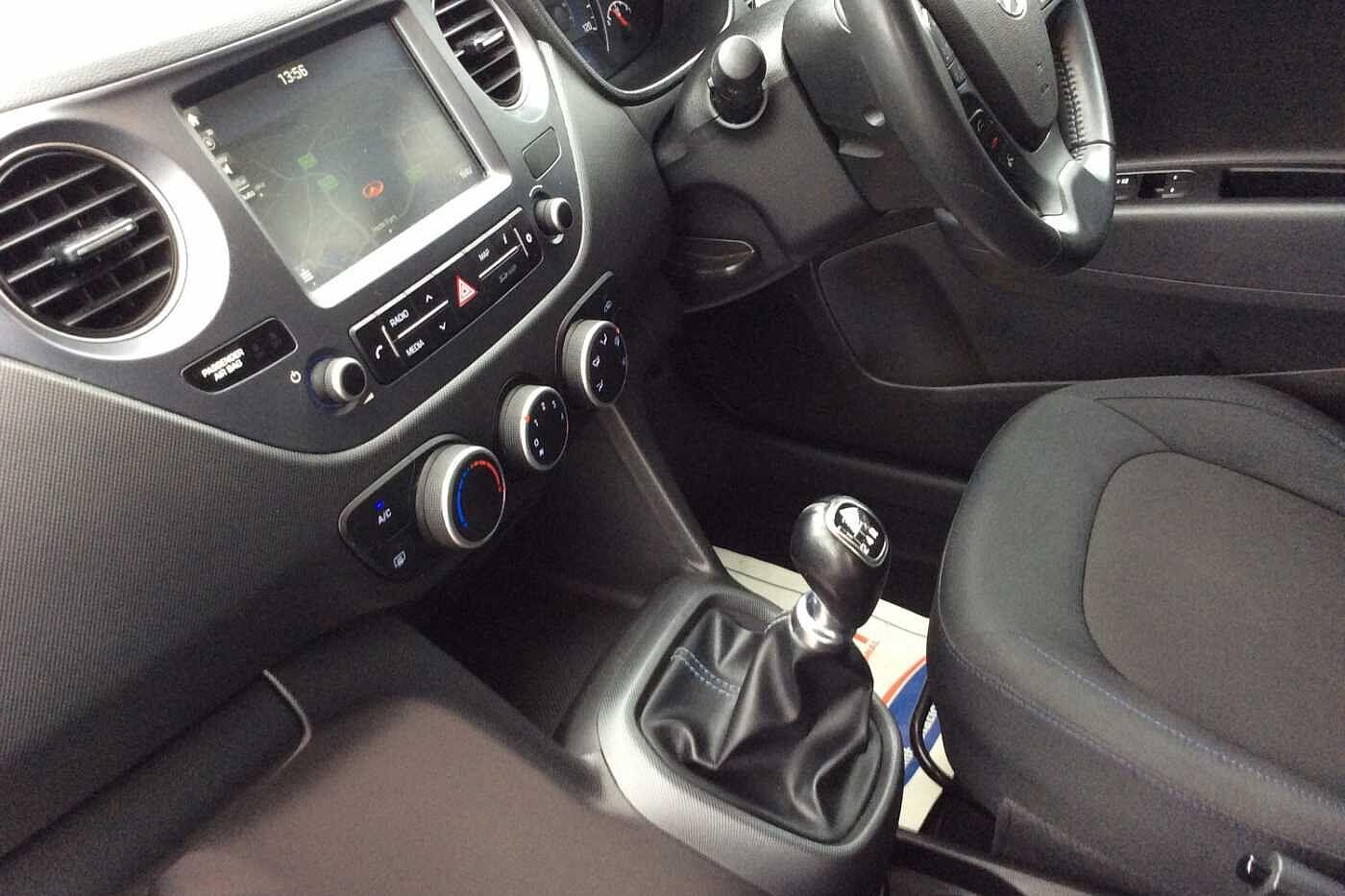 Used Hyundai i10 2018 for sale - 77358639: Photo 8