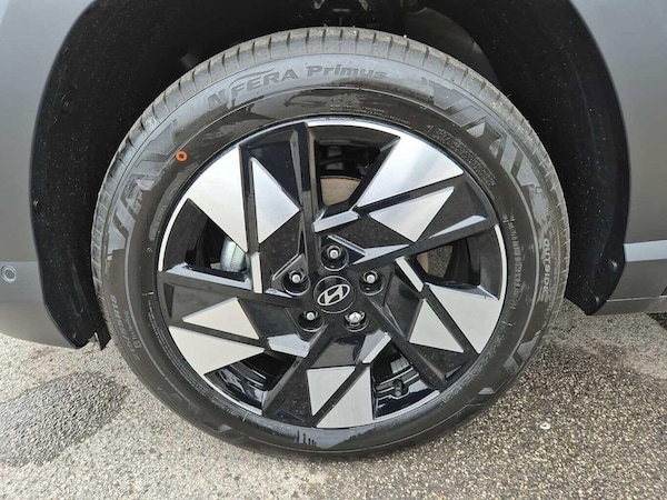 Used Hyundai KONA 2025 for sale - 76294670: Photo 5