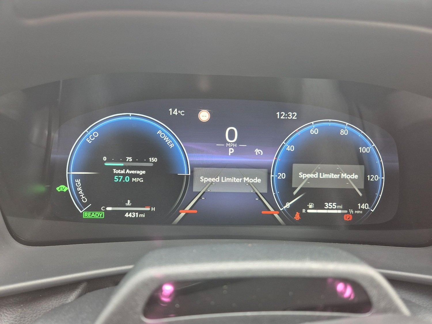 Used Toyota C-HR 2024 for sale - 76499668: Photo 18