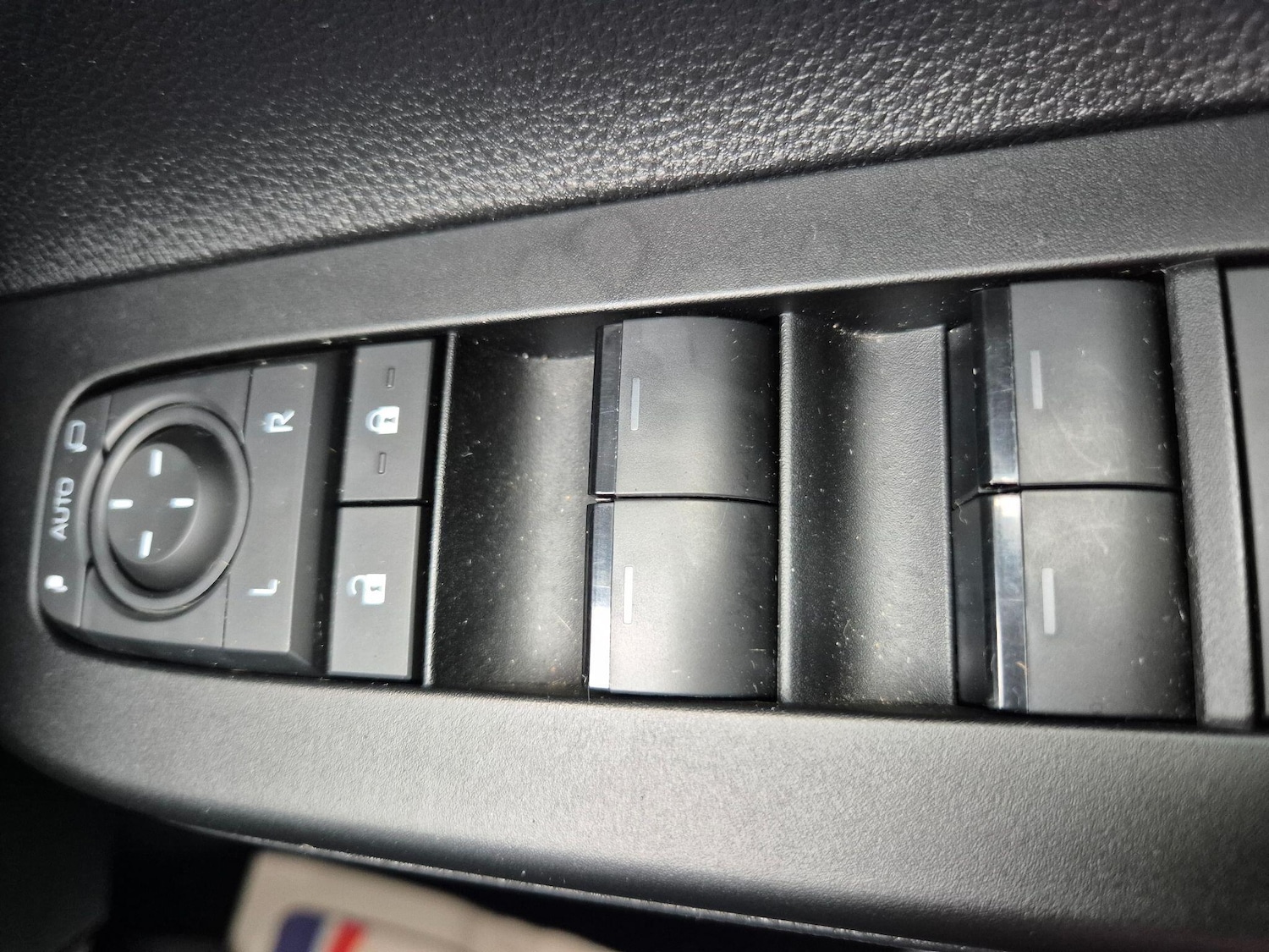 Used Toyota C-HR 2024 for sale - 76499668: Photo 21