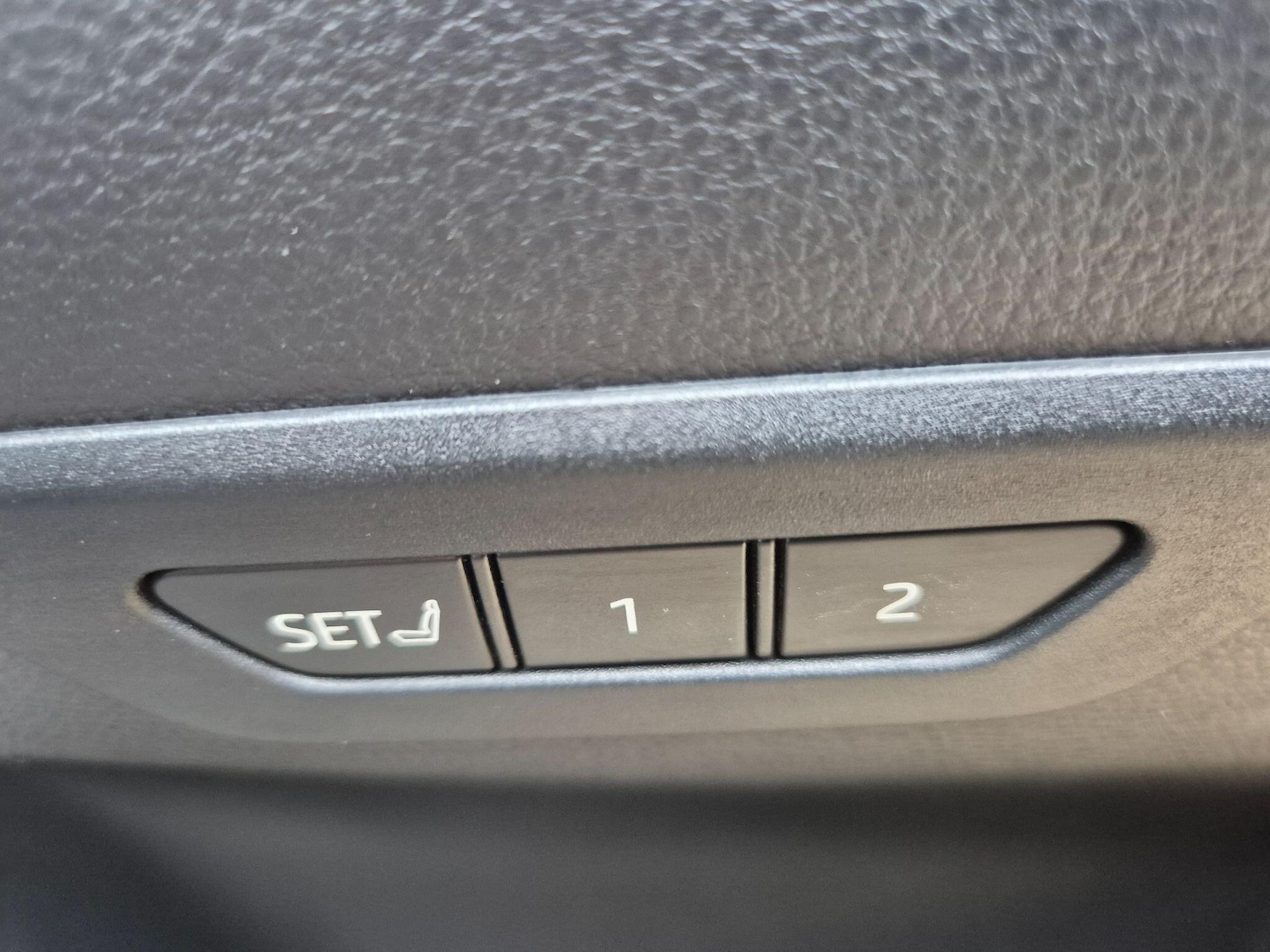 Used Toyota C-HR 2024 for sale - 76499668: Photo 9