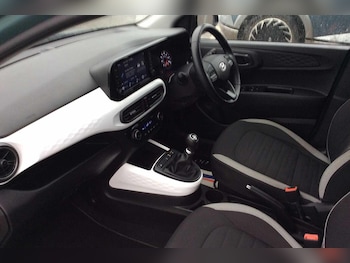 Used Hyundai i10 2022 for sale - 77203156: Photo