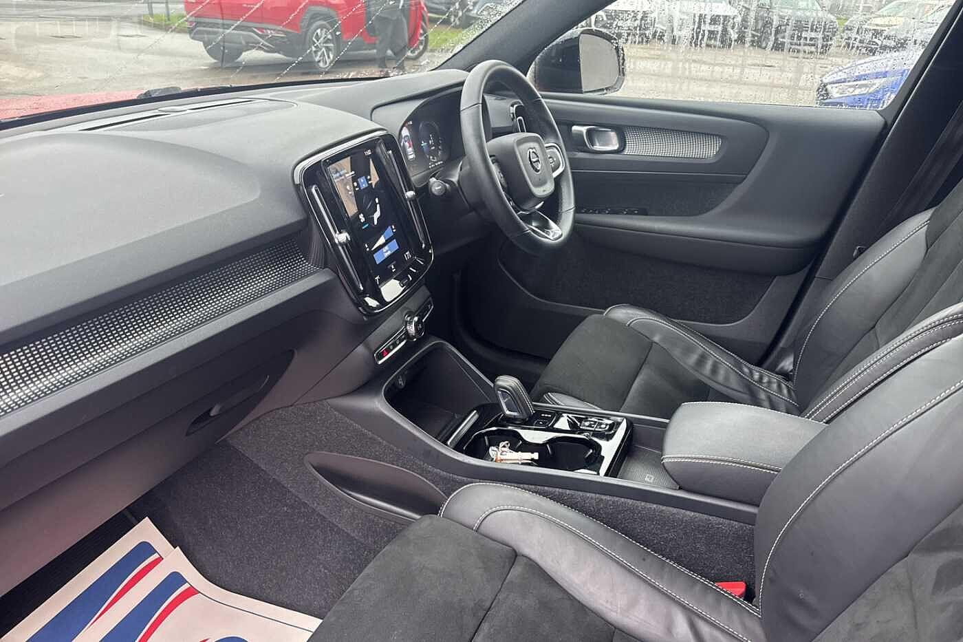 Used Volvo XC40 2021 for sale - 76965342: Photo 2