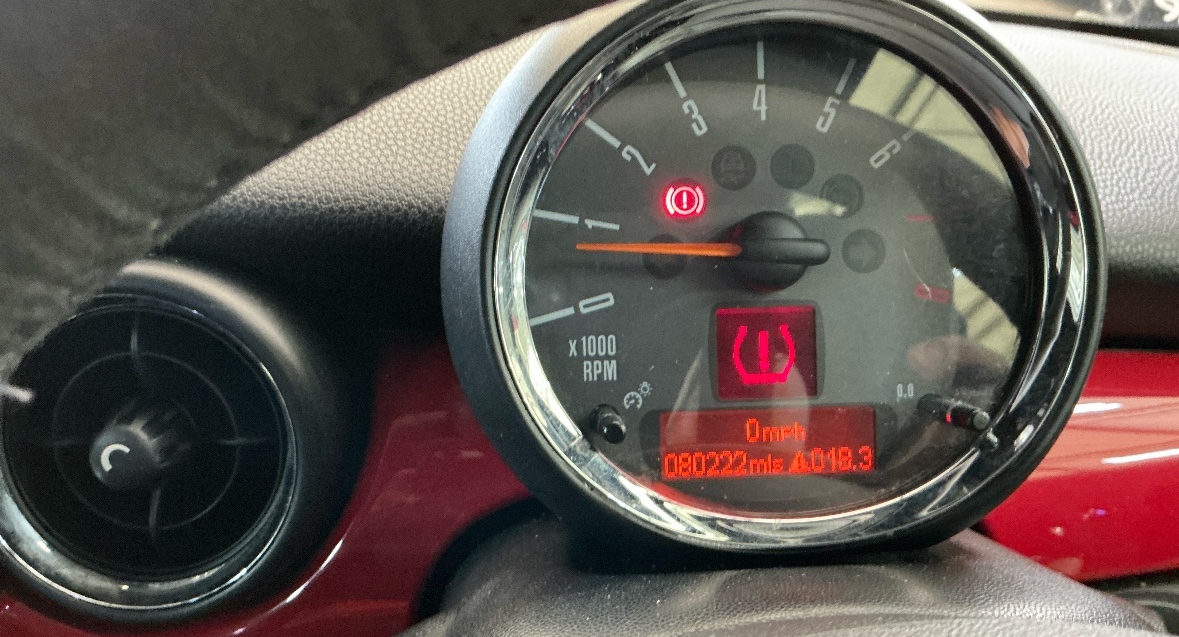 Used MINI Hatch 2010 for sale - 77826046: Photo 8