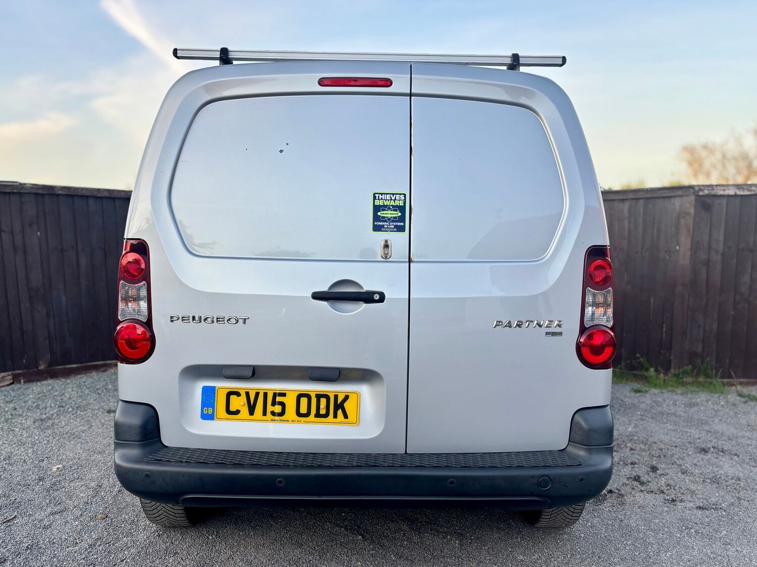 Used Peugeot Partner 2015 for sale - 77528120: Photo 5