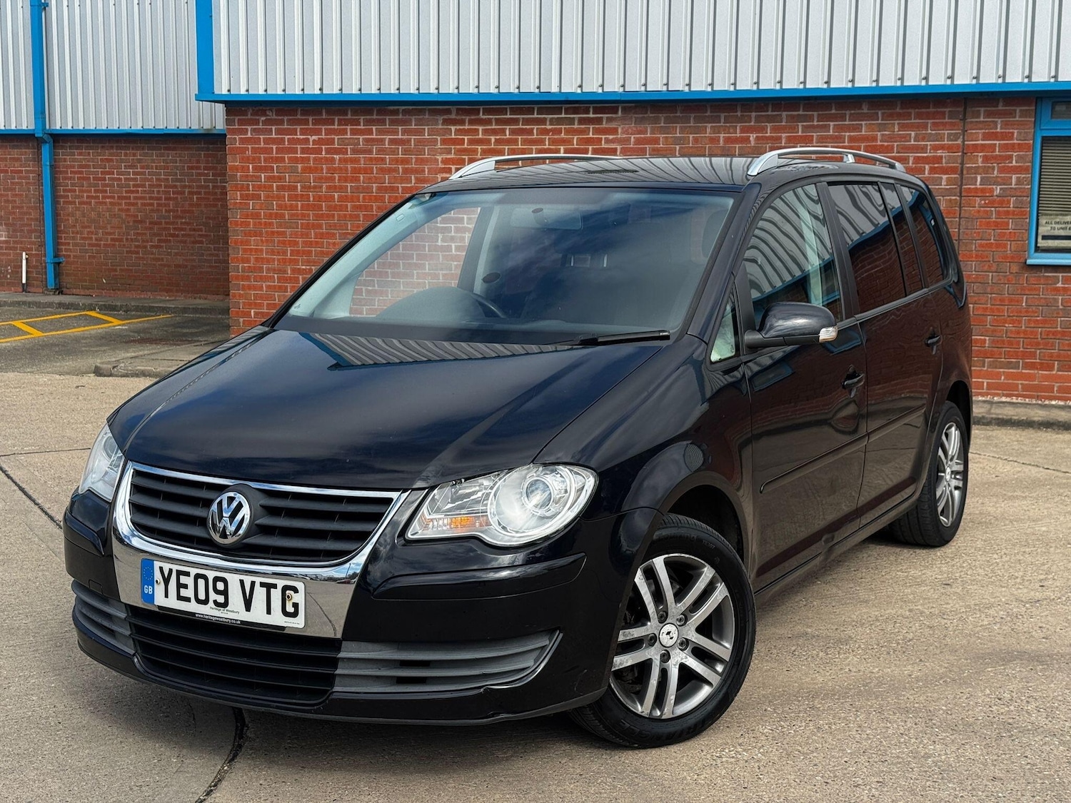 Used Volkswagen Touran 2009 for sale - 78085991: Photo 10