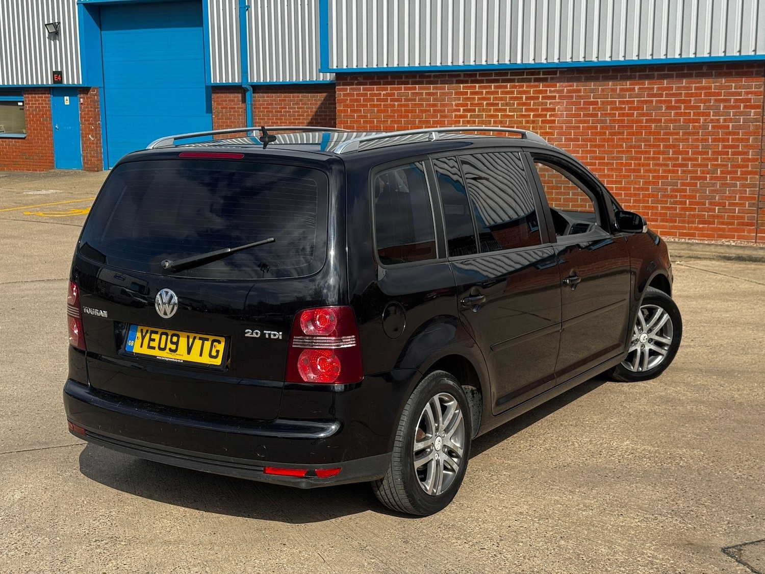 Used Volkswagen Touran 2009 for sale - 78085991: Photo 11