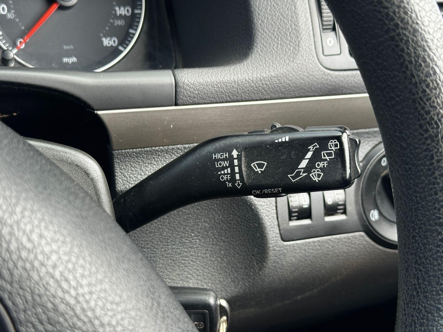 Used Volkswagen Touran 2009 for sale - 78085991: Photo 23