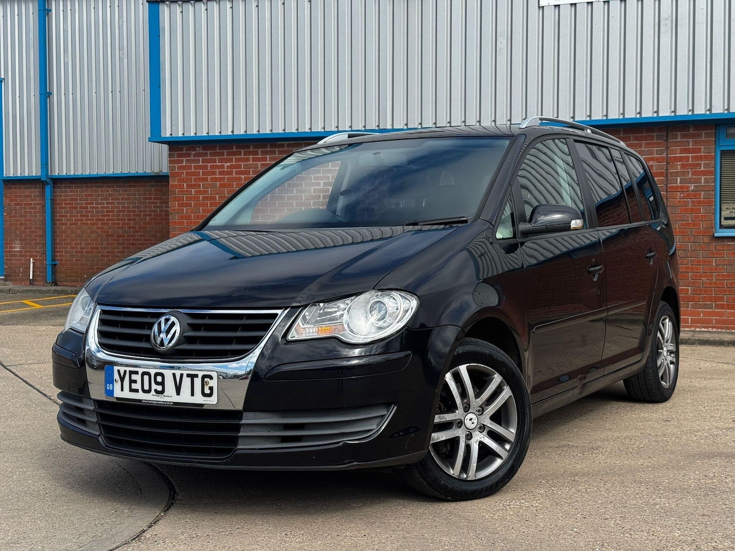 Used Volkswagen Touran 2009 for sale - 78085991: Photo 5