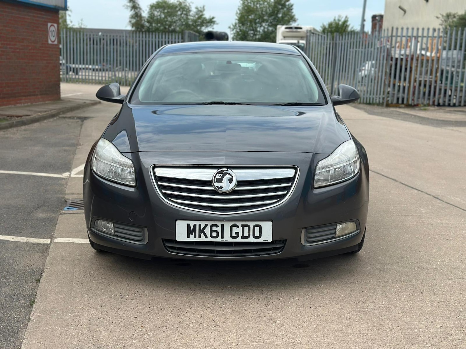 Used Vauxhall Insignia 2011 for sale - 76550046: Photo 1
