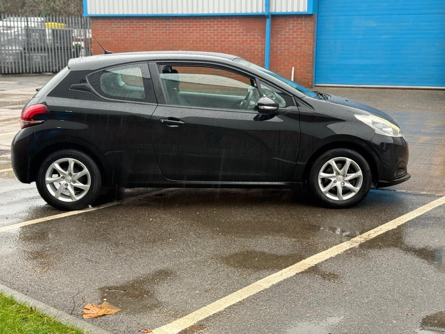 Used Peugeot 208 2016 for sale - 77230565: Photo 4
