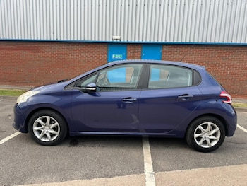 Used Peugeot 208 2013 for sale - 75916304: Photo
