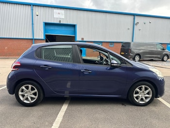 Used Peugeot 208 2013 for sale - 75916304: Photo