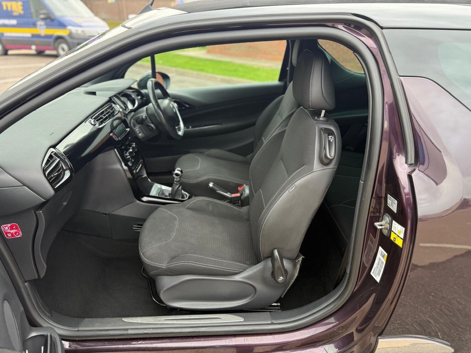Citroen DS3 (64) - 1.6 e-HDi DStyle Euro 5 (s/s) 2dr - Image 13